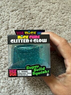 Nice Cube Glitter & Glow Super Solid Squish - Teal